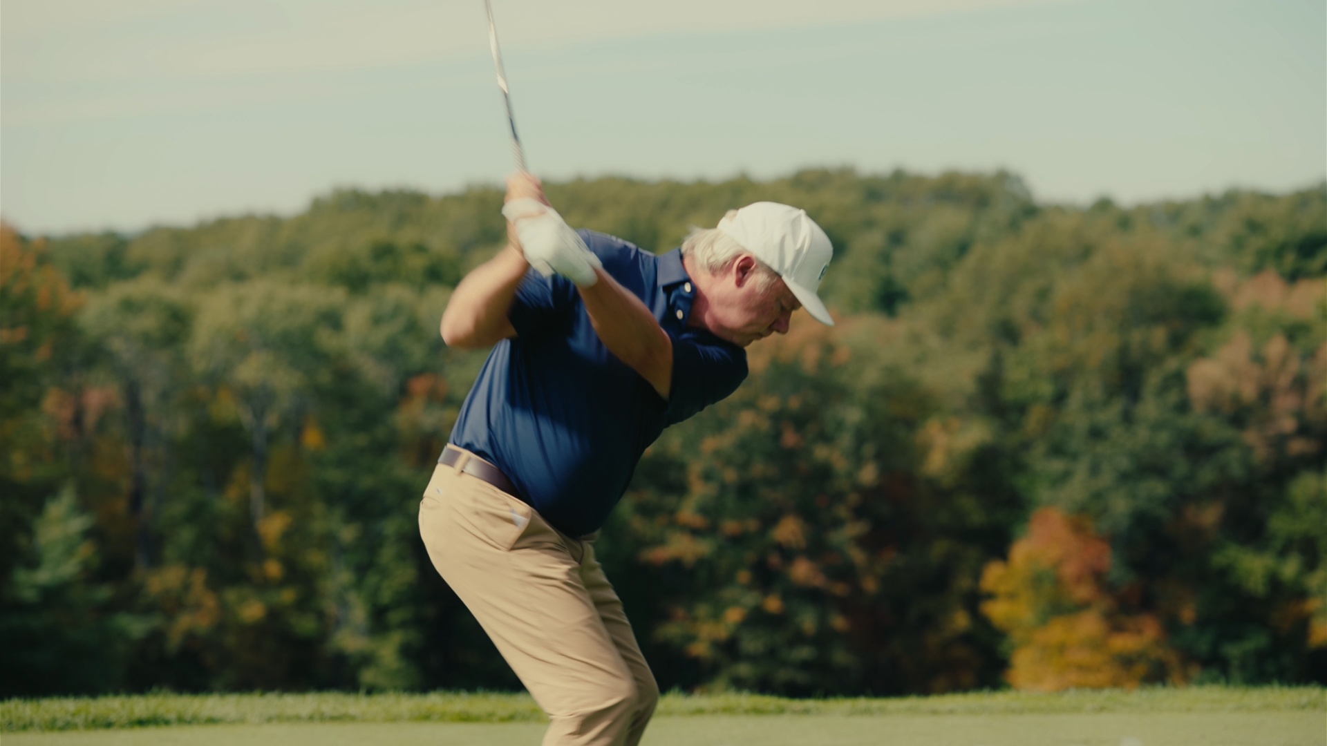 Powerful swing from the fairway