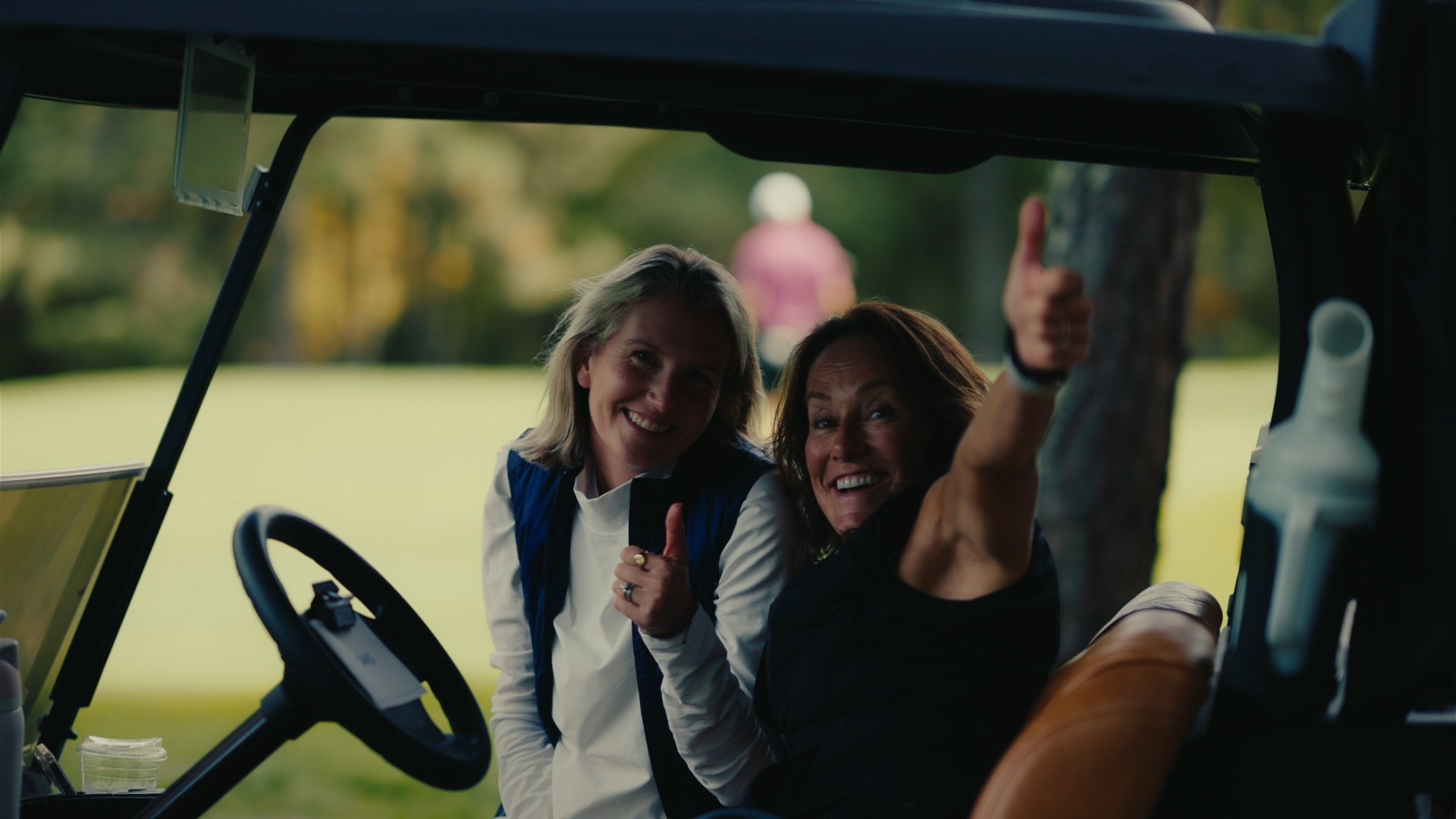 Thumbs up from the fairway